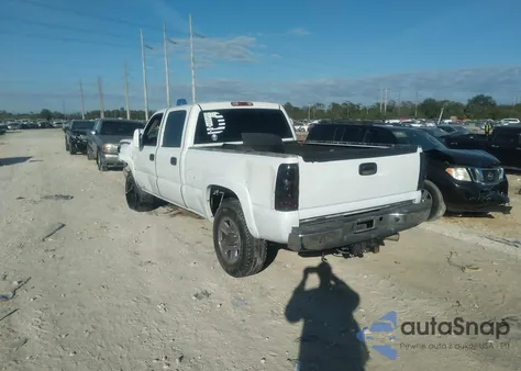 2004 Chevrolet Silverado 2500Hd Ls z USA, uszkodzony, nr VIN 1GCHK23124F141460